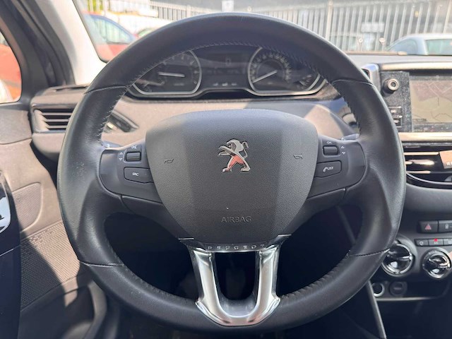 Peugeot 208 1.2 puret. signature * xt-615-z - afbeelding 14 van  16
