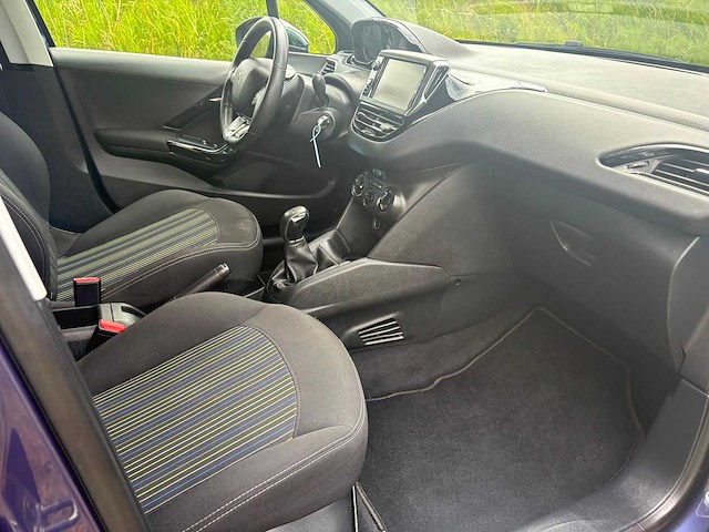 Peugeot 208 1.2 puret urban soul * hs-163-h - afbeelding 16 van  25