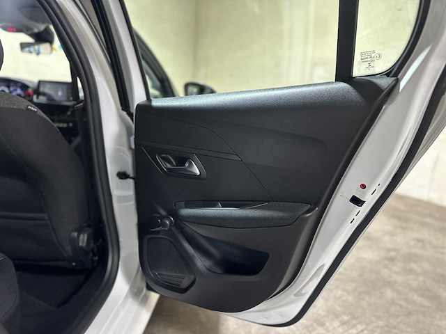 Peugeot 208 1.2 puretech active 74pk 2023 (origineel-nl+1e eigenaar), r-957-zg - afbeelding 30 van  45