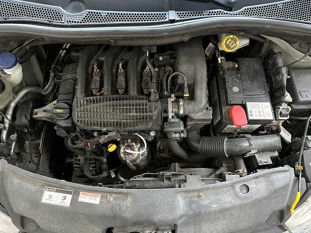 Peugeot 208 1.2 puretech allure 82pk 2017, rl-064-l - afbeelding 35 van  41