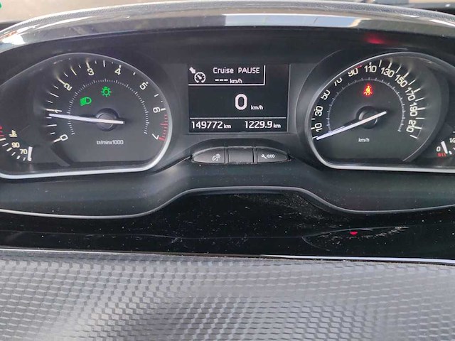 Peugeot 208 1.2 puretech allure; rb-664-f - afbeelding 3 van  17