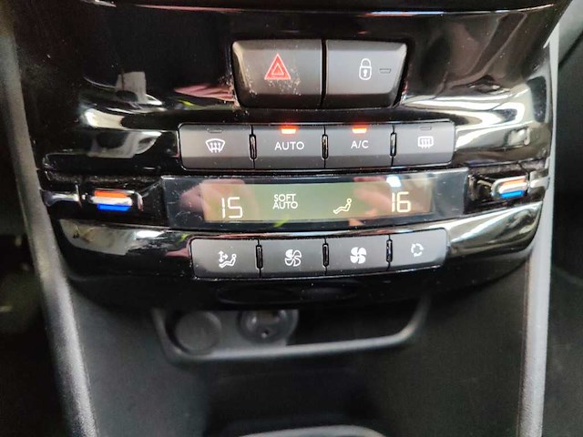 Peugeot 208 1.2 puretech allure; rb-664-f - afbeelding 8 van  17