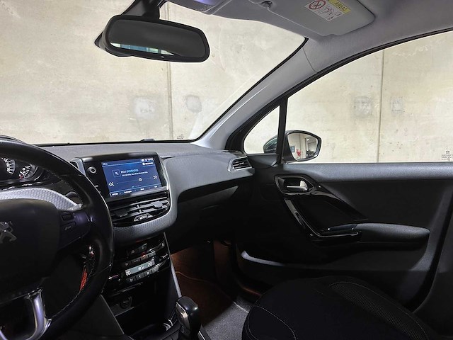 Peugeot 208 1.2 puretech blue lease executive 82pk 2018, tb-383-s - afbeelding 12 van  42