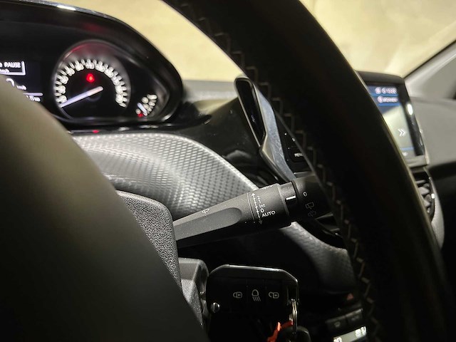 Peugeot 208 1.2 puretech blue lease executive 82pk 2018, tb-383-s - afbeelding 14 van  42