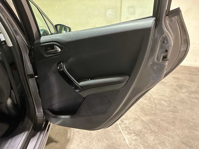 Peugeot 208 1.2 puretech blue lease executive 82pk 2018, tb-383-s - afbeelding 20 van  42