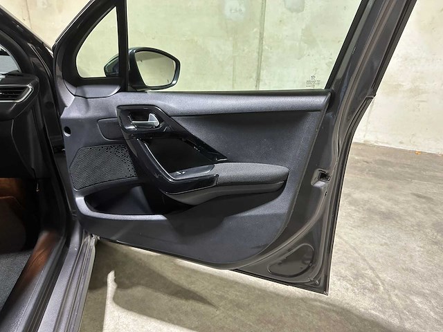 Peugeot 208 1.2 puretech blue lease executive 82pk 2018, tb-383-s - afbeelding 41 van  42