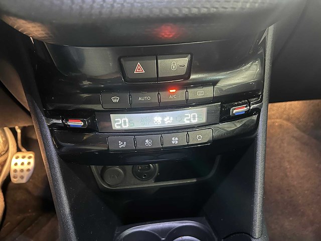 Peugeot 208 1.2 puretech gt-line, rh-701-x - afbeelding 9 van  23
