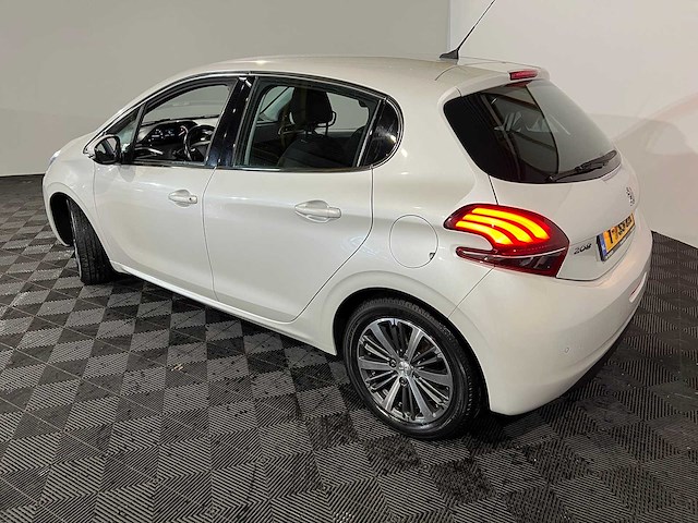 Peugeot 208 1.2 puretech gt-line, t-735-zx - afbeelding 6 van  13