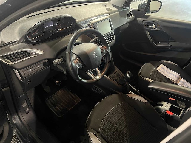 Peugeot 208 1.2 puretech style, 1-zfj-17 - afbeelding 2 van  19
