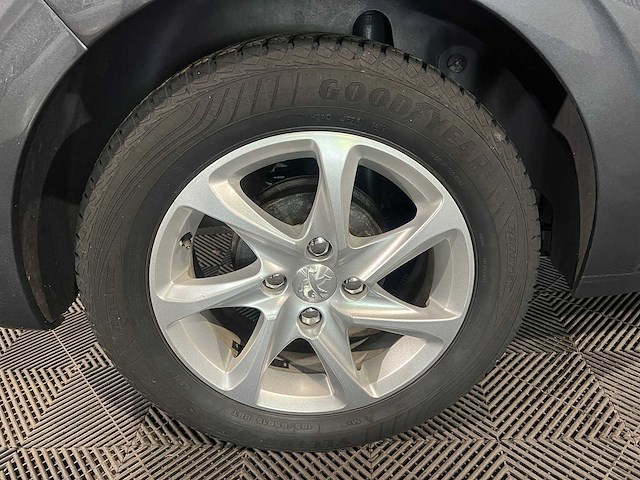 Peugeot 208 1.2 puretech style, 1-zfj-17 - afbeelding 17 van  19