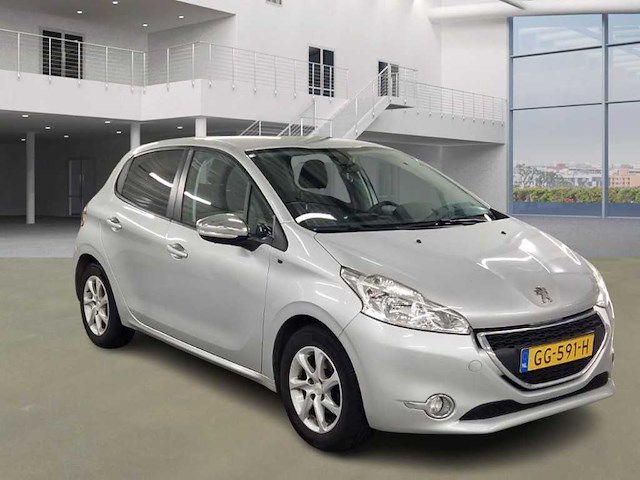 Peugeot 208 1.2 puretech style; gg-591-h - afbeelding 3 van  7