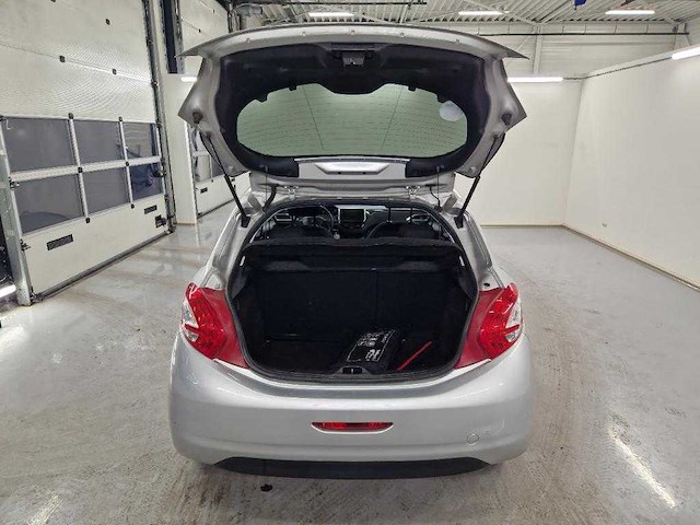Peugeot 208 1.2 puretech style; gg-591-h - afbeelding 7 van  7