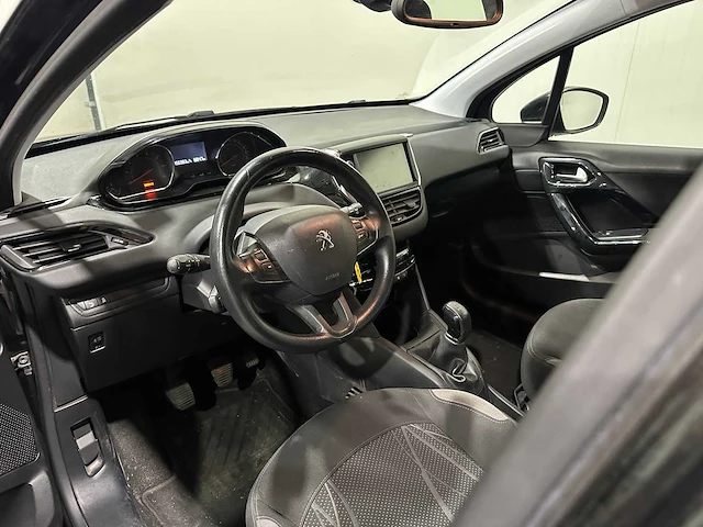 Peugeot 208 1.2 vti envy 3-tfd-70 - afbeelding 19 van  19