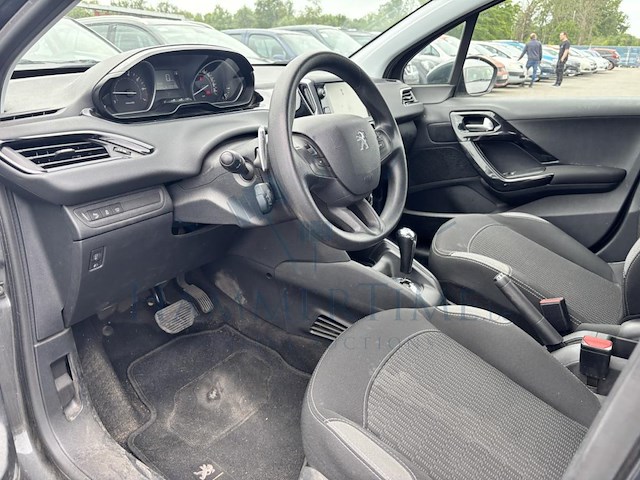 Peugeot 208 1.2i puretech active s&s etg 82 at, 2015 - afbeelding 3 van  37
