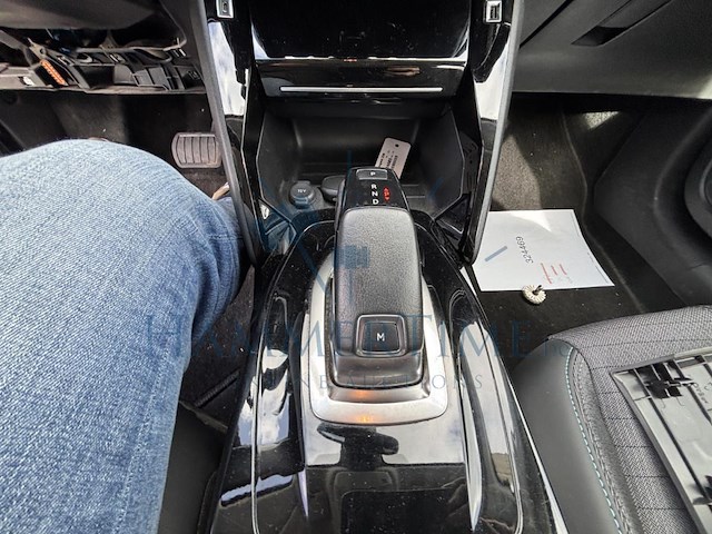 Peugeot 208 1.2i puretech allure (eu6.3) 101 at,2021 - afbeelding 11 van  38