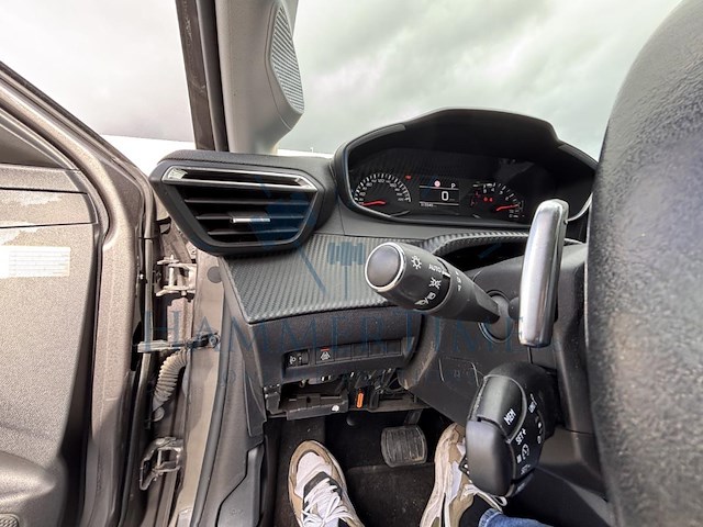 Peugeot 208 1.2i puretech allure (eu6.3) 101 at,2021 - afbeelding 16 van  38