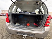 Peugeot 208 1.2i puretech signature s&s (eu6.2),2005 - afbeelding 13 van  37