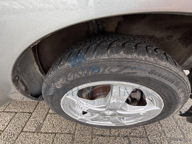 Peugeot 208 1.2i puretech signature s&s (eu6.2),2005 - afbeelding 17 van  37