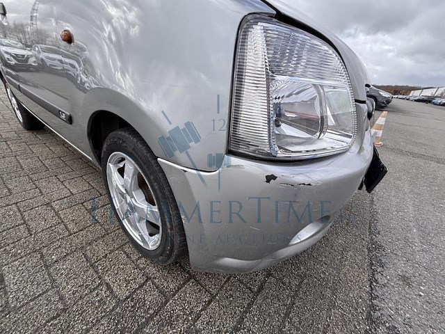 Peugeot 208 1.2i puretech signature s&s (eu6.2),2005 - afbeelding 22 van  37