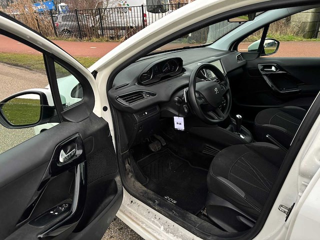 Peugeot 208 1.4 e-hdi active 2013 | 3-sjg-05 - afbeelding 2 van  7