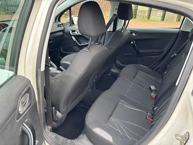 Peugeot 208 1.4 e-hdi active 2013 | 3-sjg-05 - afbeelding 6 van  7