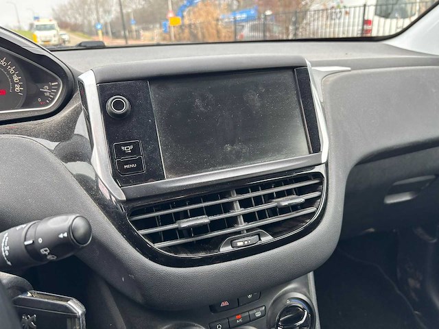 Peugeot 208 1.4 e-hdi active 2013 | 3-sjg-05 - afbeelding 5 van  6