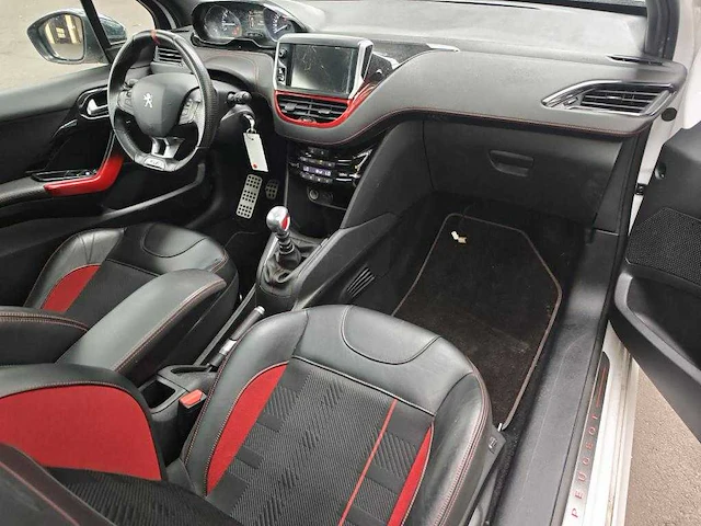 Peugeot 208 1.6 thp gti * gk-657-d - afbeelding 15 van  17