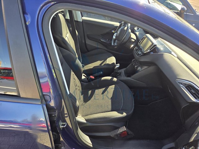 Peugeot 208 208 1.2i puretech style 82, 2017 - afbeelding 13 van  46