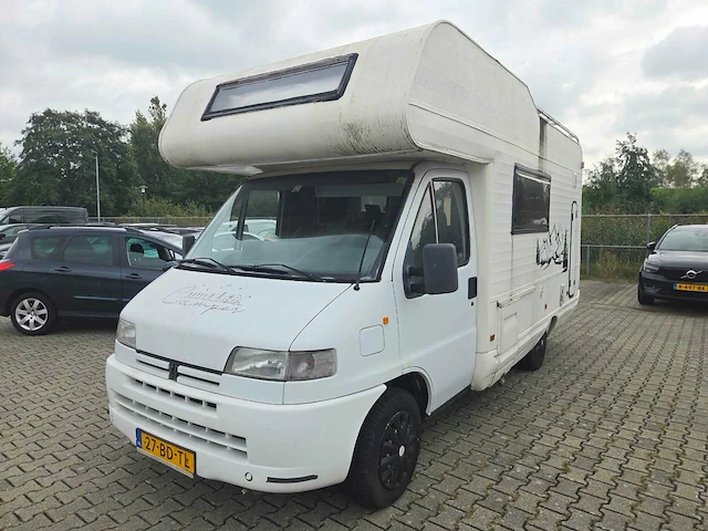 Peugeot 230 bed - bank - wc - camper - afbeelding 1 van  13