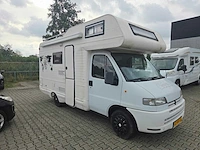 Peugeot 230 bed - bank - wc - camper - afbeelding 7 van  13