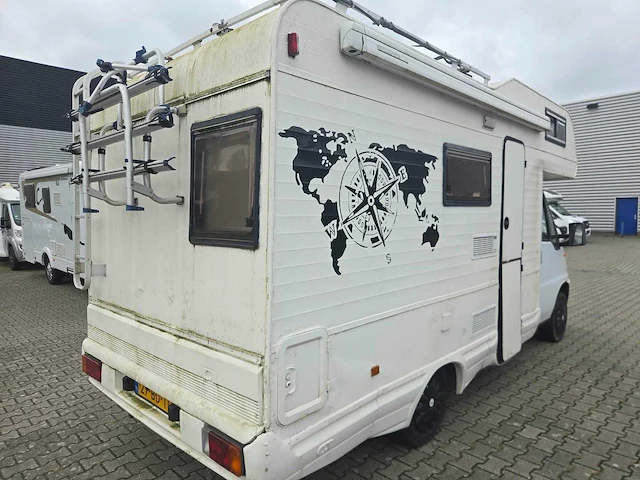 Peugeot 230 bed - bank - wc - camper - afbeelding 8 van  13