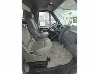 Peugeot 230 bed - bank - wc - camper - afbeelding 11 van  13