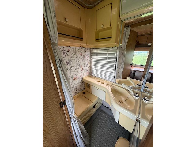 Peugeot 280l kampeerwagen bürstner camper 64-vp-nr - afbeelding 11 van  18