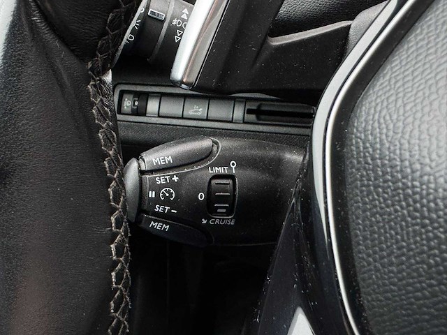 Peugeot 3008 1.2 puretech allure 2018 | st-039-k iaw - afbeelding 10 van  34