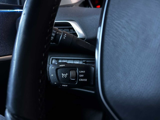 Peugeot 3008 1.2 puretech blue lease allure 131pk 2021 (origineel-nl) k-020-rg - afbeelding 29 van  44