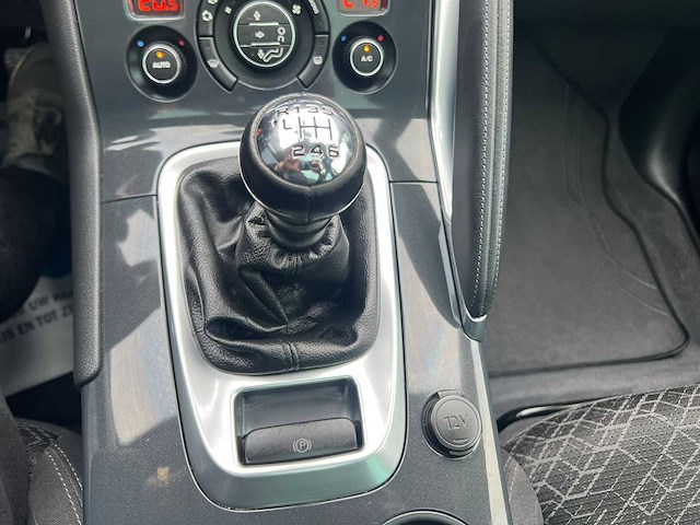 Peugeot 3008 1.2 puretech style, gz-311-r - afbeelding 13 van  26