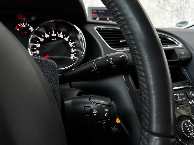 Peugeot 3008 1.6 thp st 156pk 2011 (origineel-nl), 09-ptj-7 - afbeelding 15 van  39