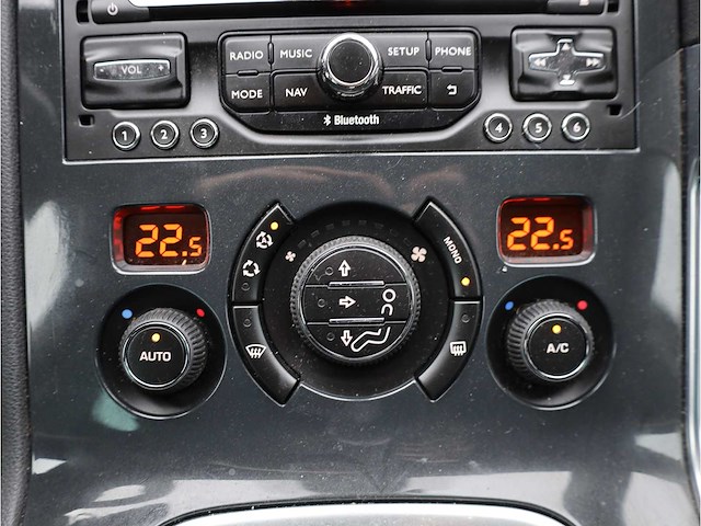 Peugeot 3008 1.6 thp style 2015, 8-zld-97 - afbeelding 9 van  29