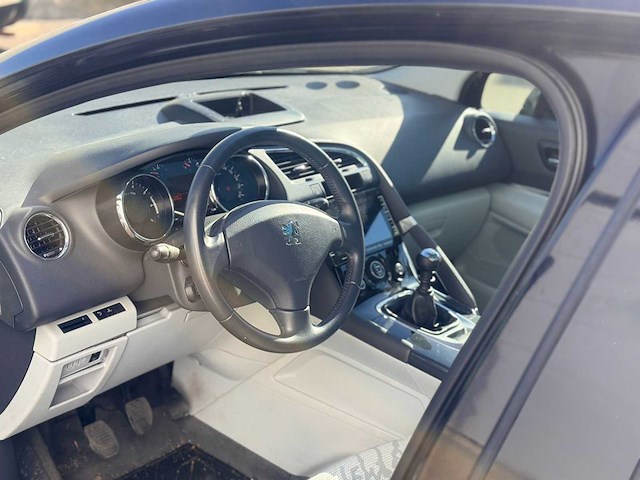 Peugeot 3008 1.6 turbo st, 19-rfl-2 - afbeelding 8 van  9