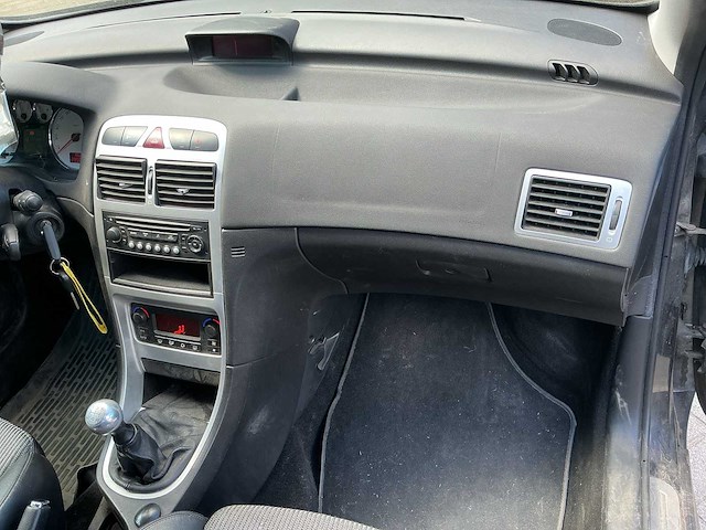 Peugeot 307 2.0-16v xsi 09-sn-fp - afbeelding 3 van  28