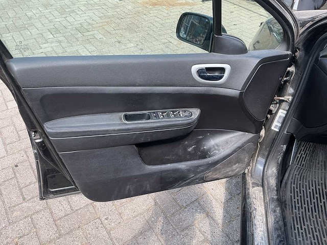 Peugeot 307 2.0-16v xsi 09-sn-fp - afbeelding 16 van  28