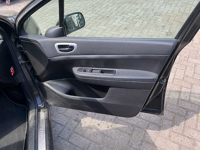 Peugeot 307 2.0-16v xsi 09-sn-fp - afbeelding 28 van  28