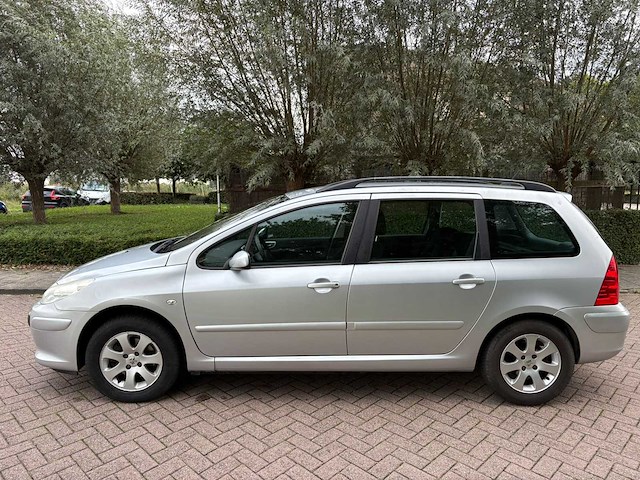 Peugeot 307 break 1.6-16v premium , 79-xl-lj - afbeelding 16 van  18