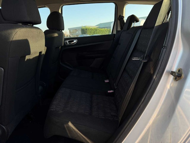 Peugeot 307 break 1.6-16v xs premium 2005 | 42-rv-vl - afbeelding 13 van  18