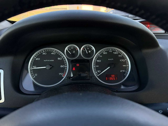 Peugeot 307 break 1.6-16v xs premium 2005 | 42-rv-vl - afbeelding 16 van  19