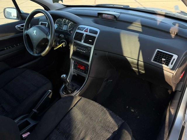 Peugeot 307 break 1.6-16v xs premium 2005 | 42-rv-vl - afbeelding 19 van  19