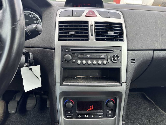 Peugeot 307 break 1.6-16v xs premium 2005 | 68-rx-hr - afbeelding 9 van  24