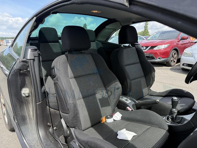 Peugeot 307 cc 1.6i 16v dynamique,2005 - afbeelding 15 van  30