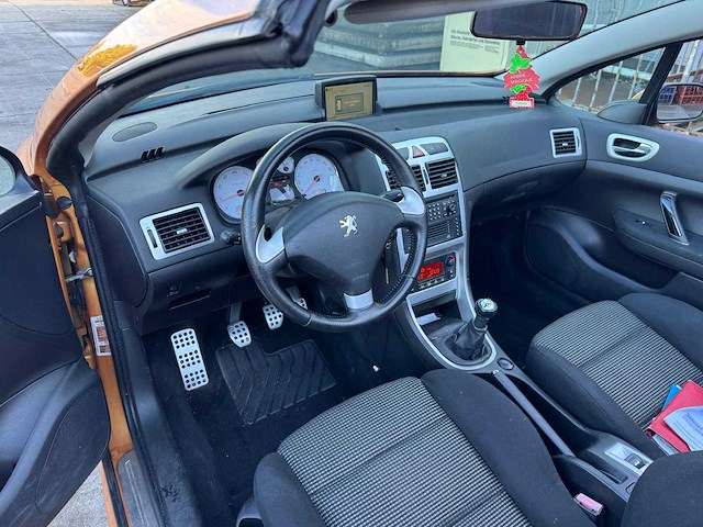 Peugeot 307 cc 2.0-16v 51-rv-fg - afbeelding 29 van  29