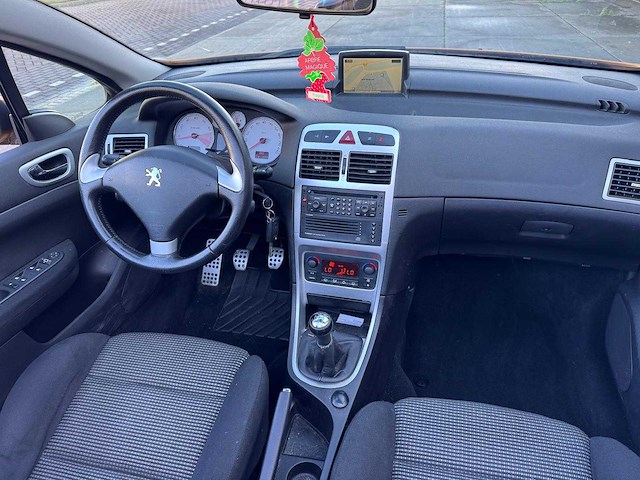 Peugeot 307 cc 2.0-16v 51-rv-fg - afbeelding 19 van  29